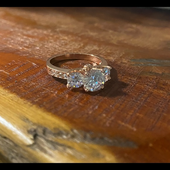 Dazzling 3 Stone Rose Gold Ring - Picture 1 of 5